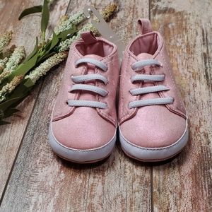💜3-6  month pink glitter shoes